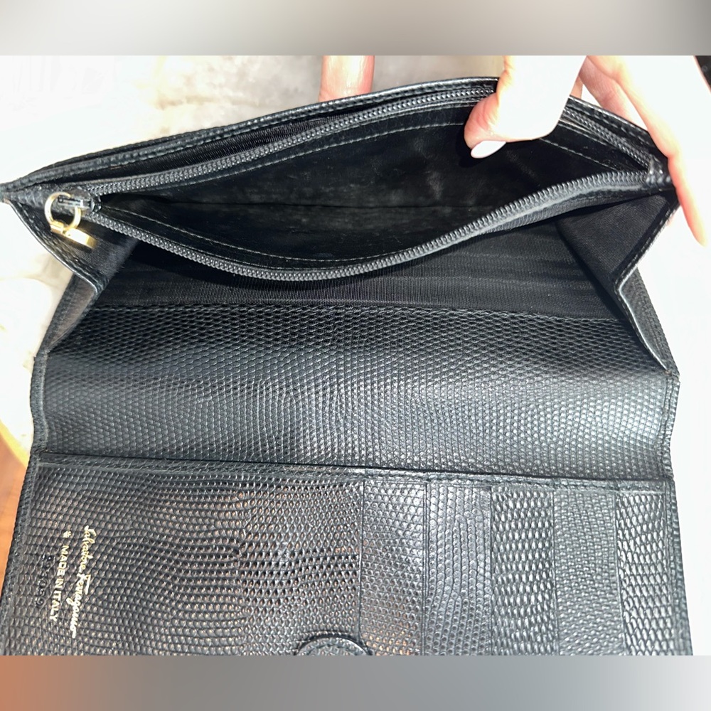 Salvatore Ferragamo Lizard Embossed Vara Bow Tote + Matching Wallet | 2 Pieces - Picture 11 of 16